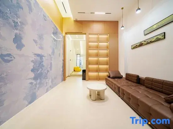 Xishang Mantingju Hotel (Jingdezhen People Square Tao Yang Alley)