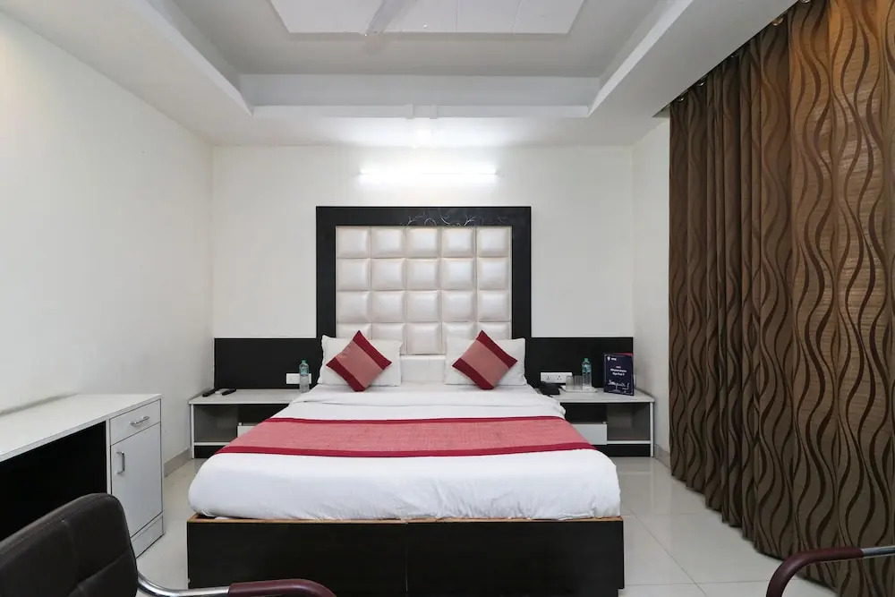 OYO 8971 Woodstay Inn Sector 45