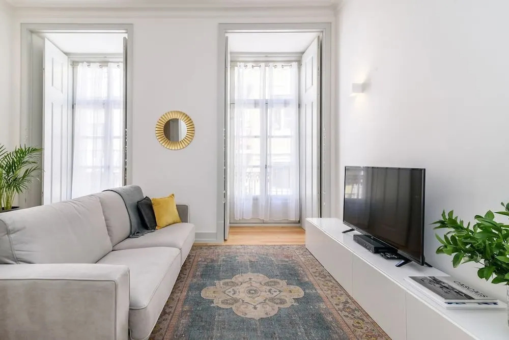 Bacalhoeiros 99 - Beautiful and bright Apartment @ Baixa, Chiado