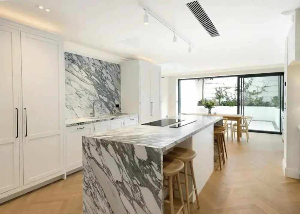 Luxury Shawfield Apartment in London