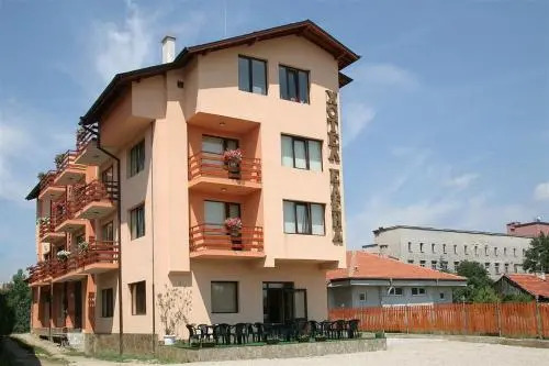 Family Hotel Elena