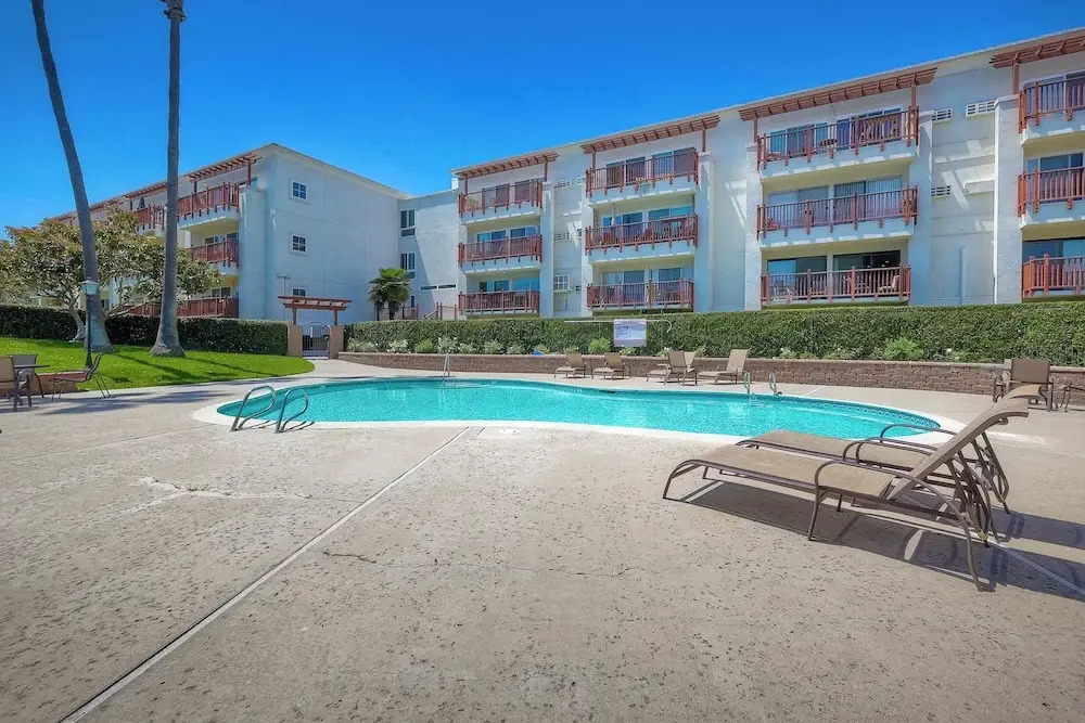 La Costa Comfort - Resort-style Living for 2