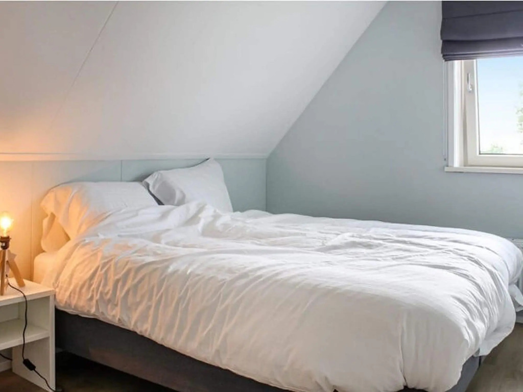 Atmospheric Villa With Nice Garden, in a Holiday Park at the Water in Friesland