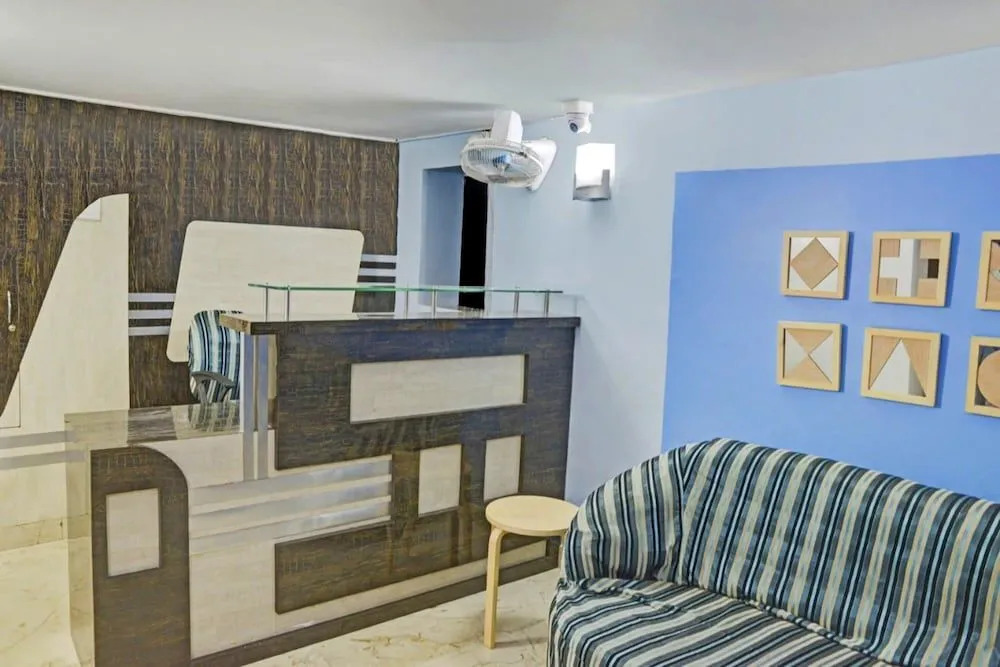 Goroomgo Amit Guest House Tagore Park Kolkata