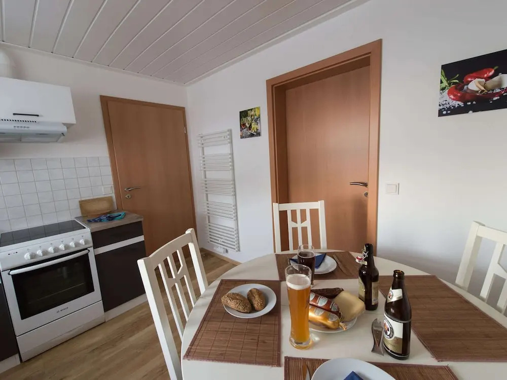 Ruhiges Apartment mit Sauna, Burggen