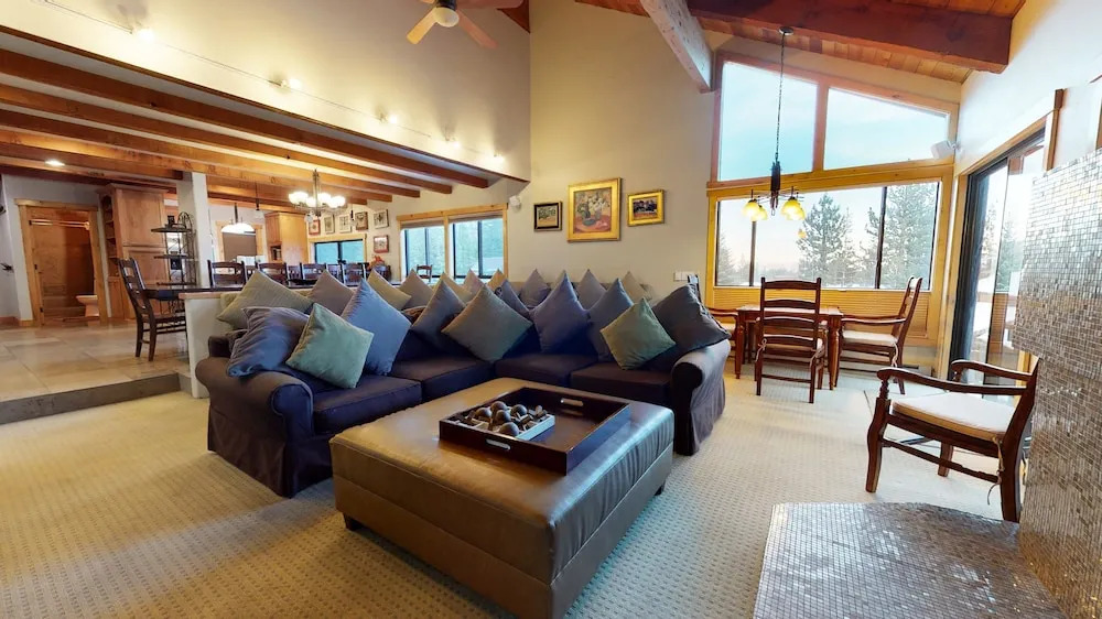 Val DIsere 10 5-Star Luxury with Game room and Gorgeous Mountain Views, Walk to The Village. by RedAwning