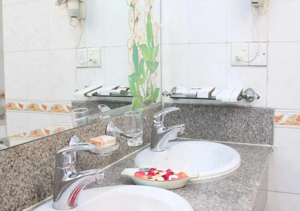Excel Palace Hotel