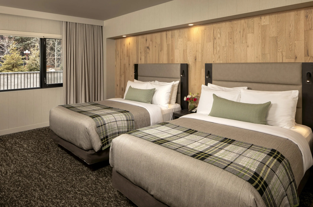 Peaks Hotel and Suites