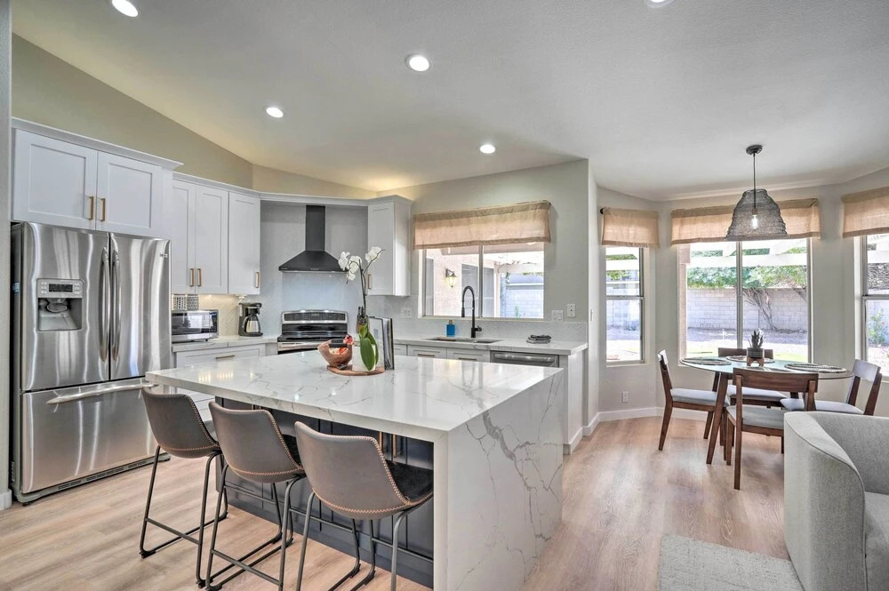 Pool, Putting Green & Furnished Patio: Phoenix Gem