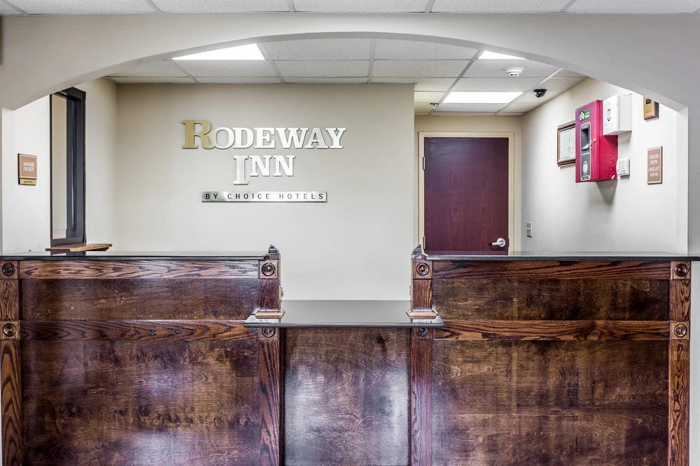 Country Hearth Inn & Suites