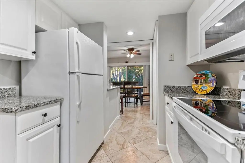 Stoney Creek 246, 2 Bedrooms, Pool Access, WiFi, Sleeps 6