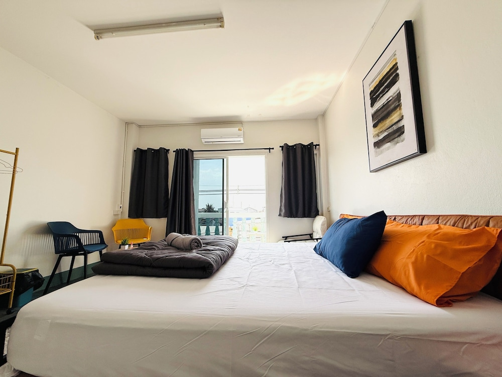 Hee Pee hostel Buriram