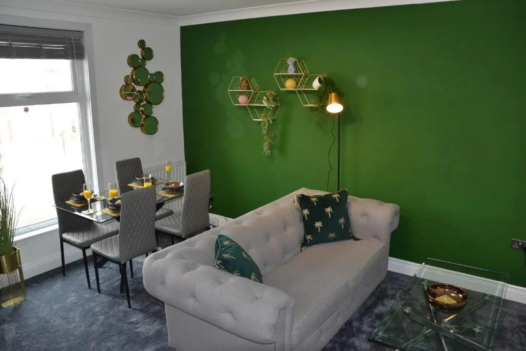 Oak Tree Boutique Apartment - 2 Bedrooms Apartment - Stayseekers