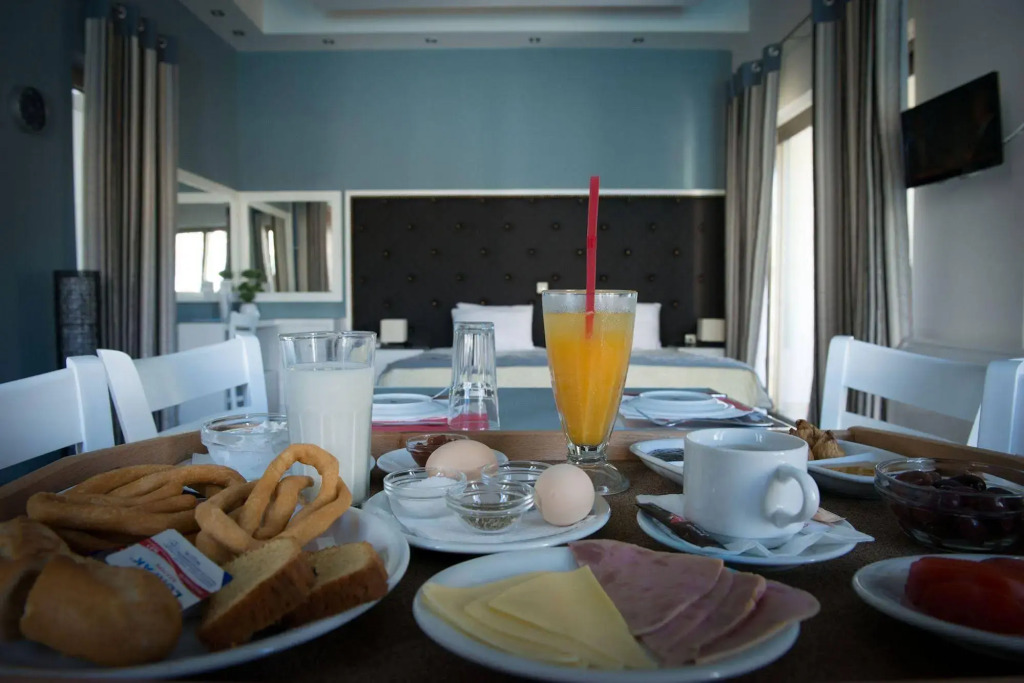 Mantinia Bay Hotel