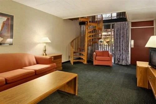 丹维尔会议中心戴斯旅馆(Days Inn Danville Conference Center)