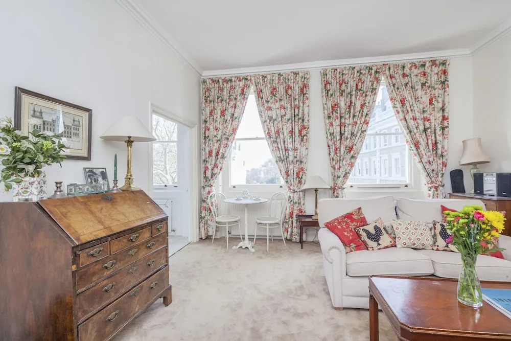 Classic South Kensington Home with Balcony