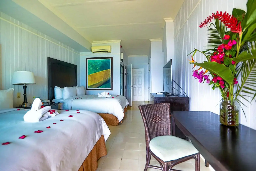 Playa Tortuga Hotel Beach And Resort
