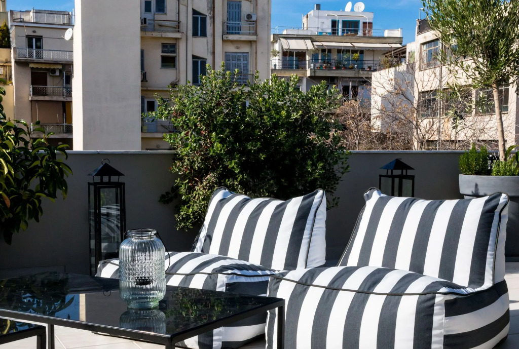 Mind-blowing petite studio in the heart of Athens!