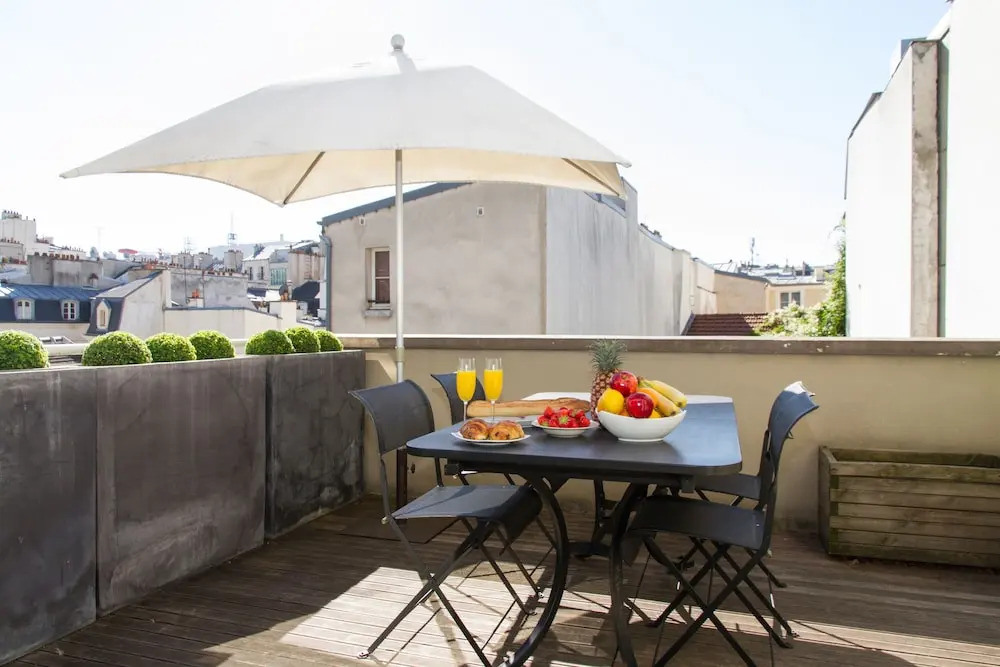 Private Apartment and Terrace Le Marais
