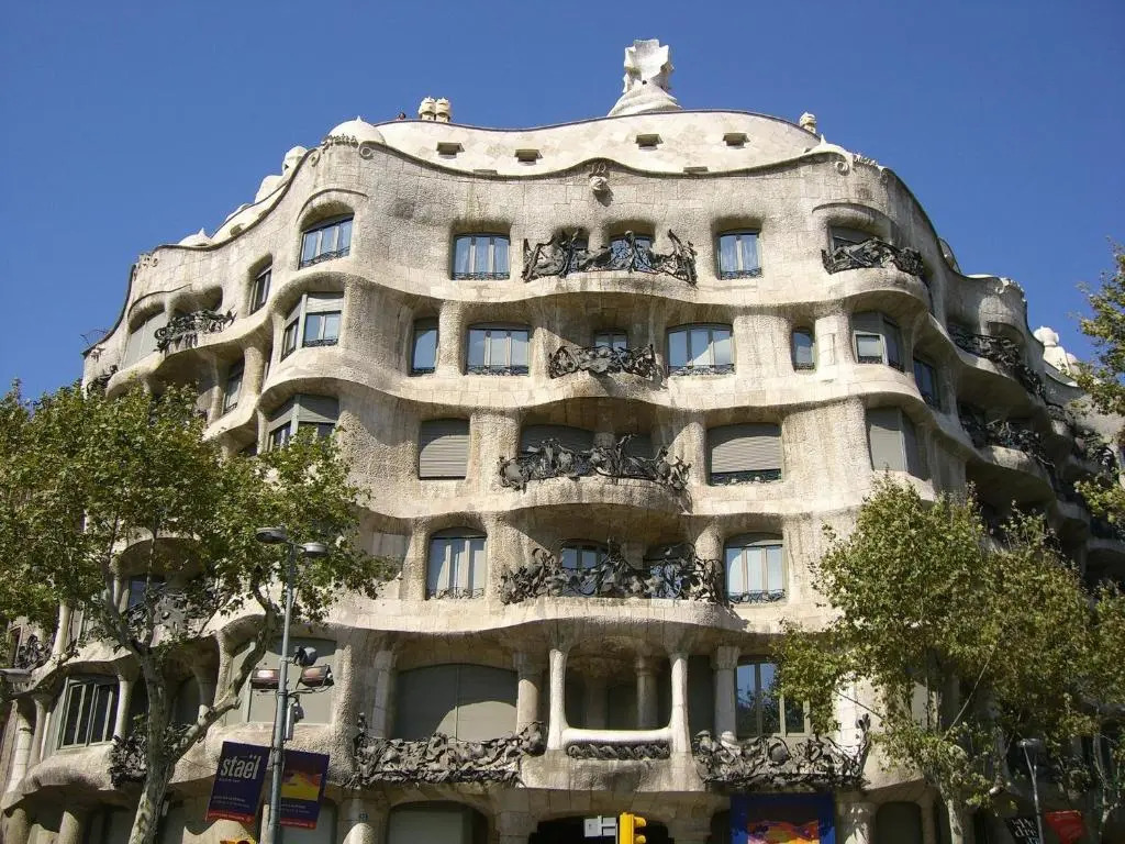 FELIP - Spacious and quiet apartments & one with Terrace