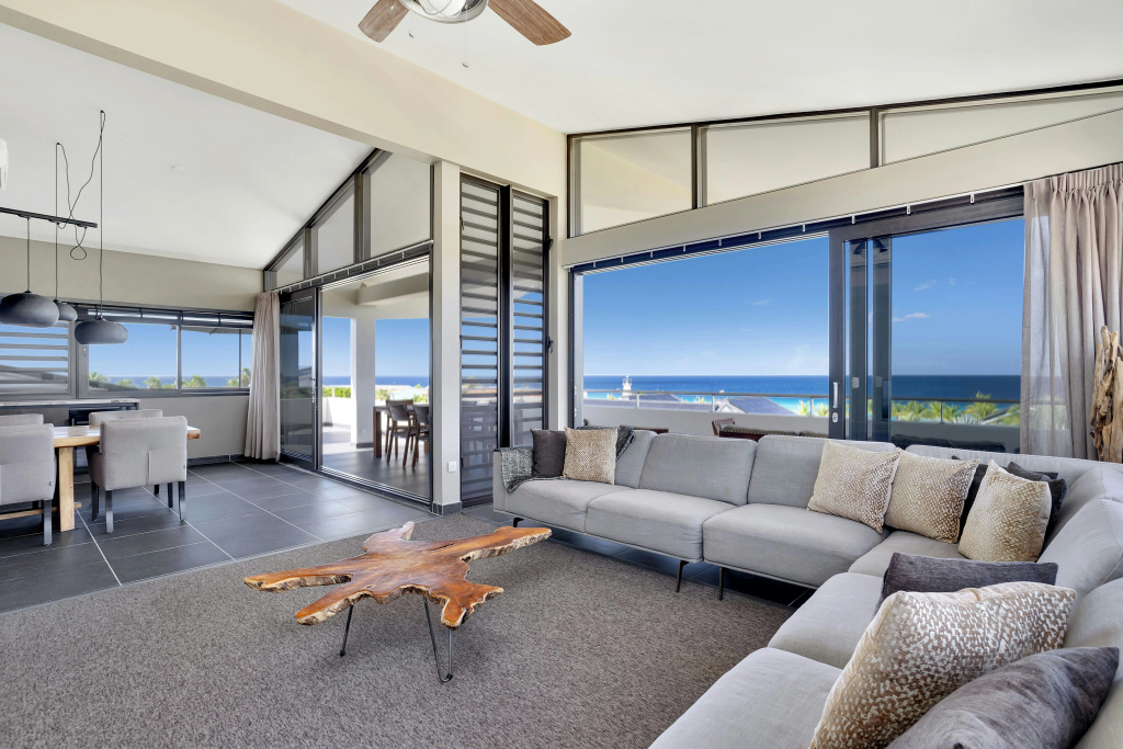 Delfins Residences