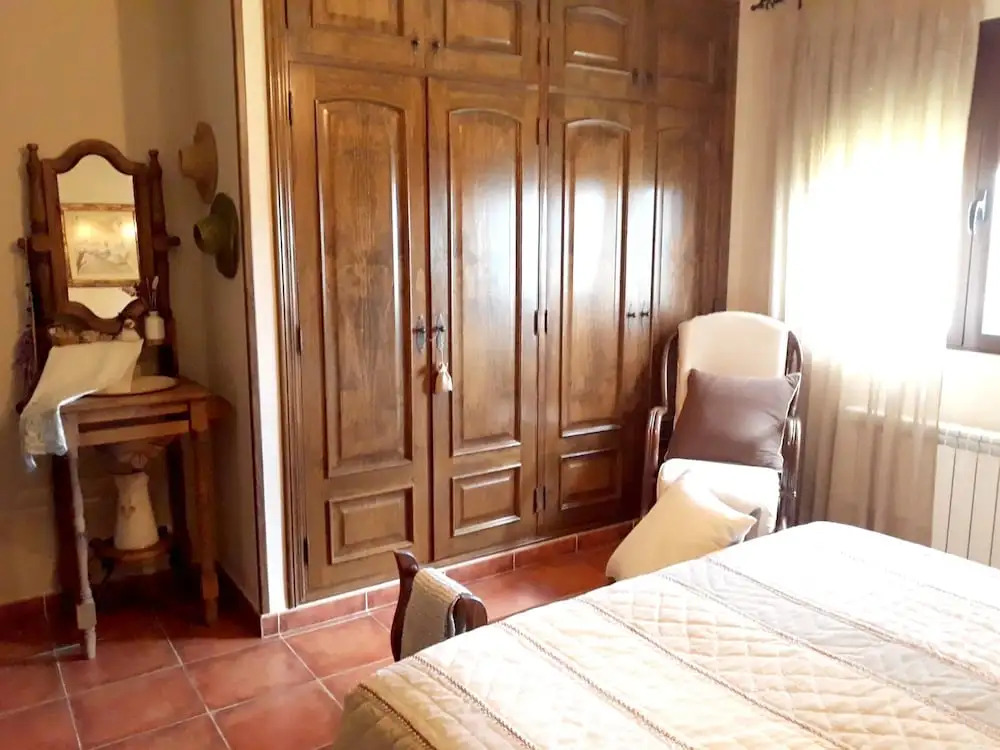 House With 3 Bedrooms in Candeleda, With Wonderful Mountain View and Enclosed Garden