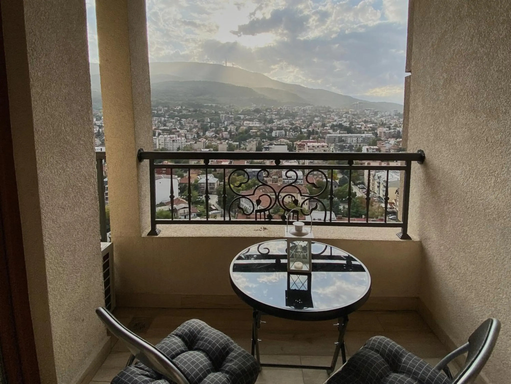 NEW Stylish Apartment, Skopje City Centre - High floor - Panoramic views