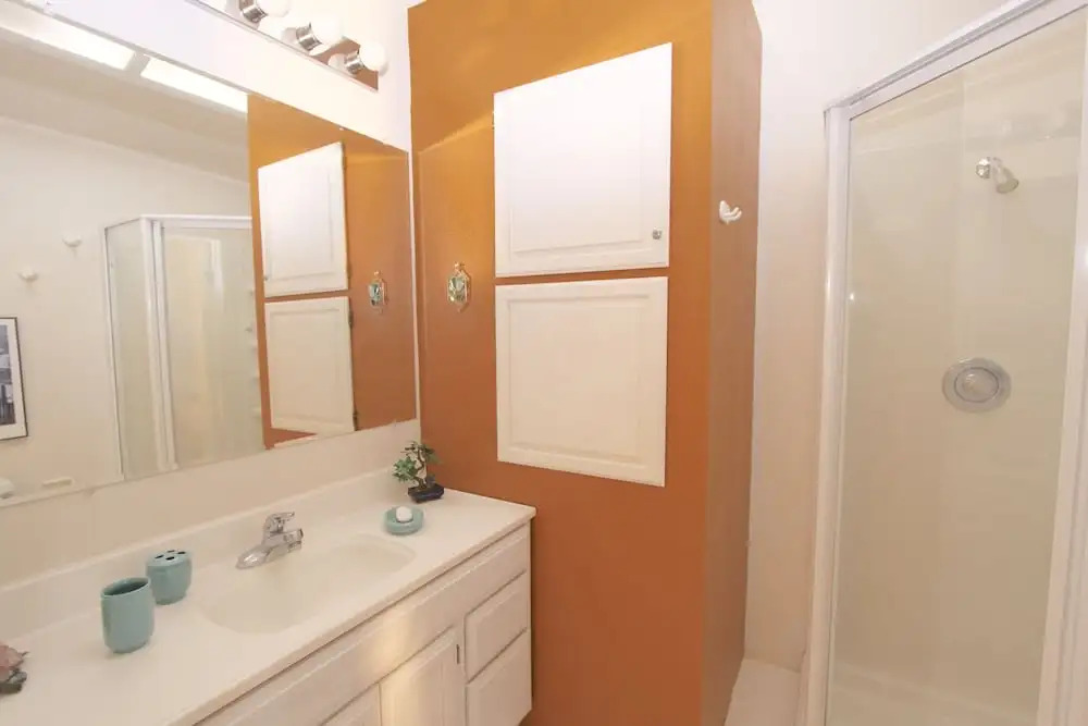 Kings Crossing #6 2 Bedrooms 2 Bathrooms Townhouse