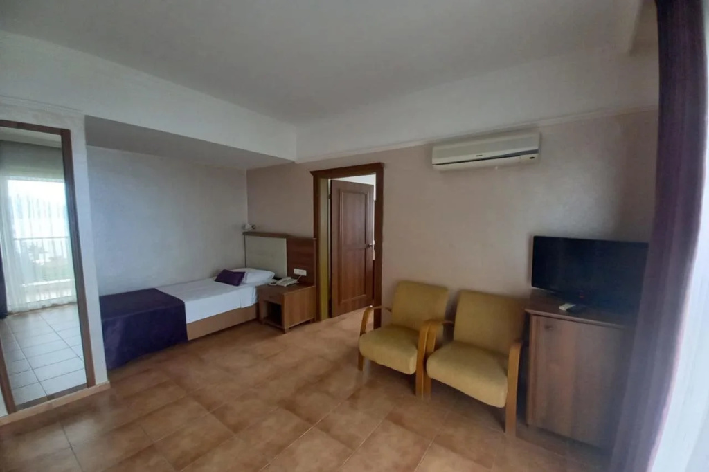 Caprice Beach Hotel