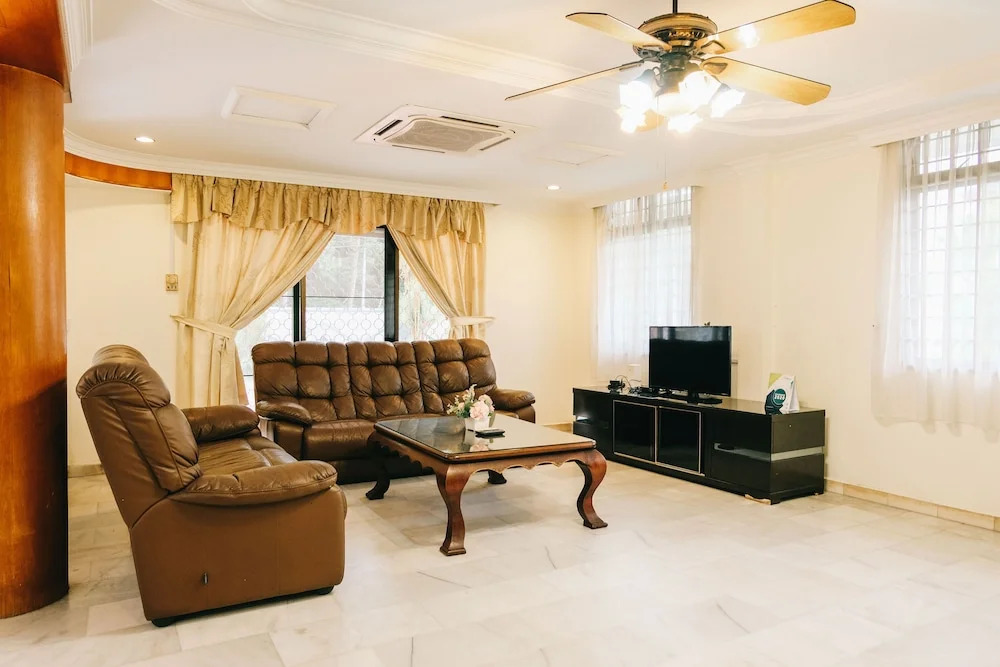 Clover Homestay
