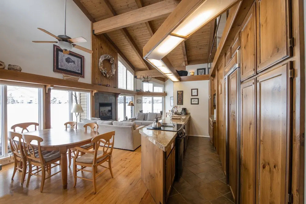 Lakeview Home 2001