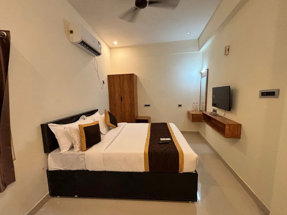 Thamira Grand Palace