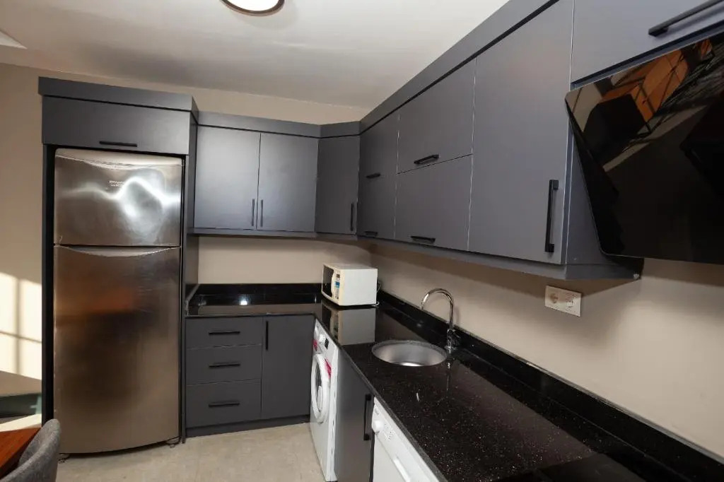 1 Room, Luxury shared pool apartment