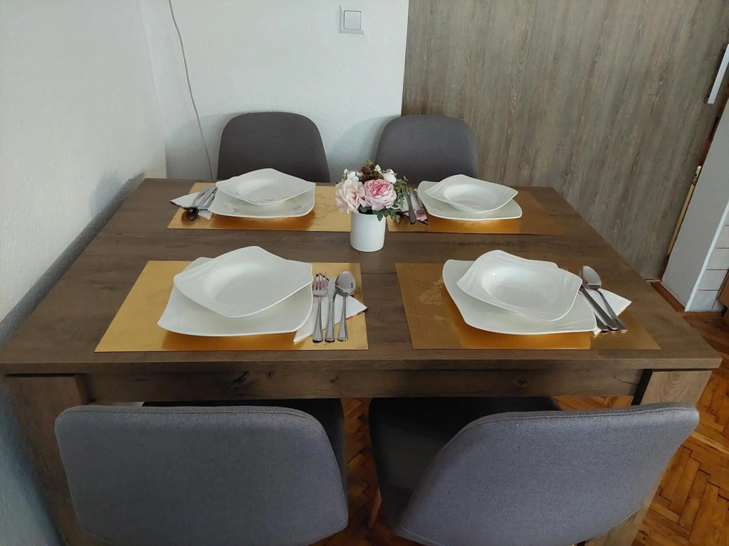 MB Deluxe Apartment