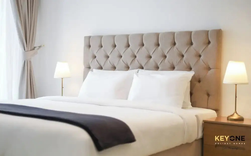 Splendour Living 1BR at Azizi Riviera