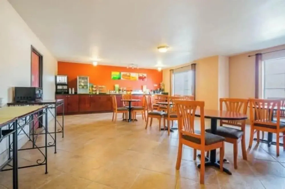 Franklin Inn & Suites