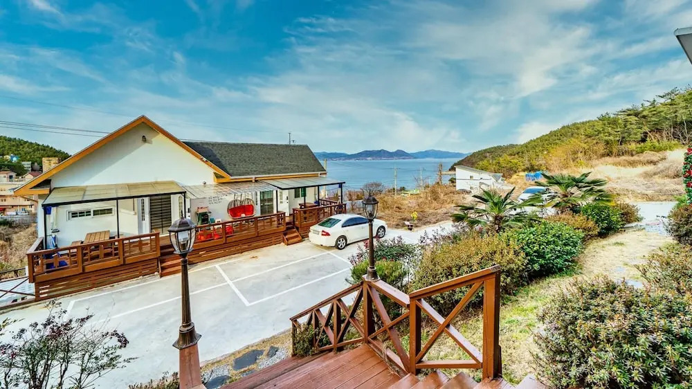 Wild Flower Village Pension