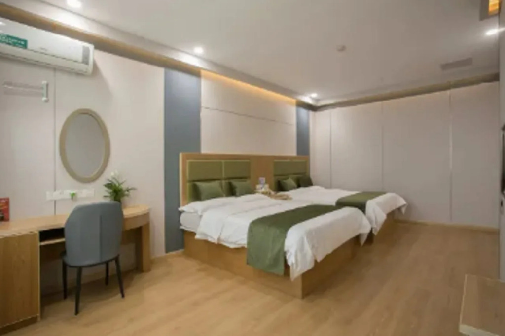 GreenTree Inn Anhui Wuhu Yinhu North Road Fangte World Resort South Gate Business Hotel