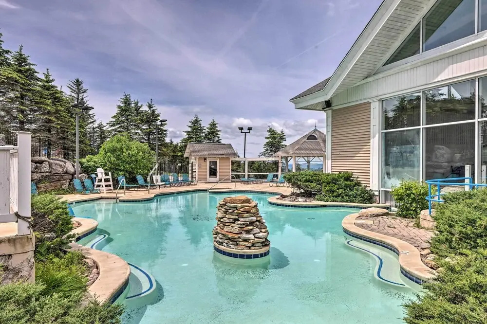 Snowshoe Cabin W/ Resort Perks - Ski, Tube & More!