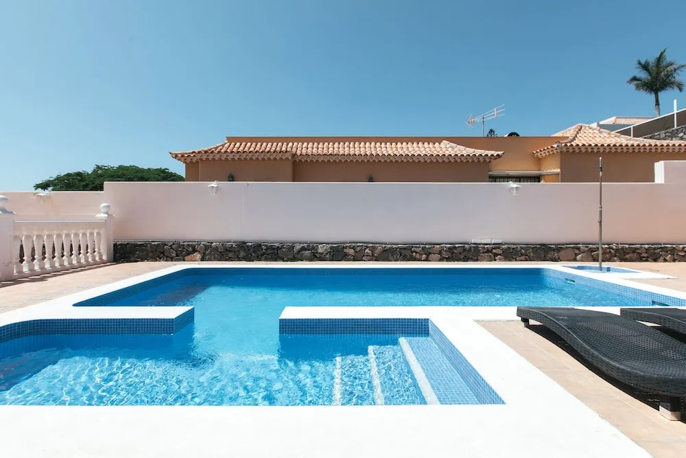 Classic Villa, luxe, private pool & prime location