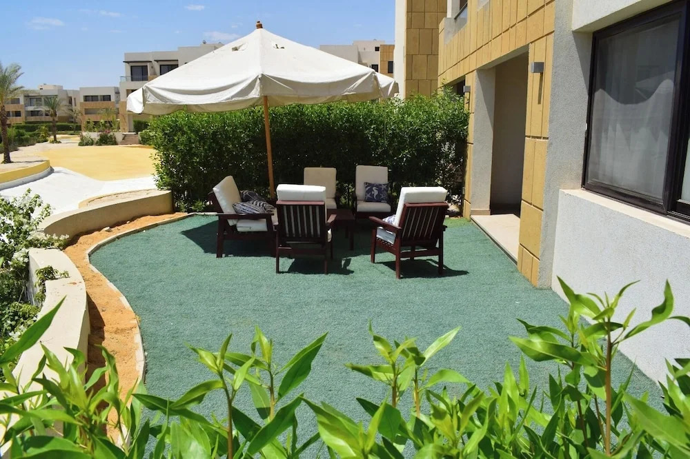 Whispering Waters, Two Bedroom With a Garden, Azha