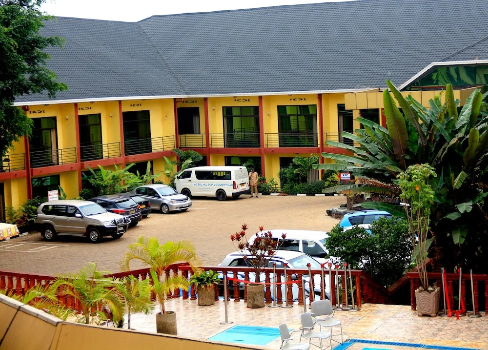 Hotel Hilltop Country Club