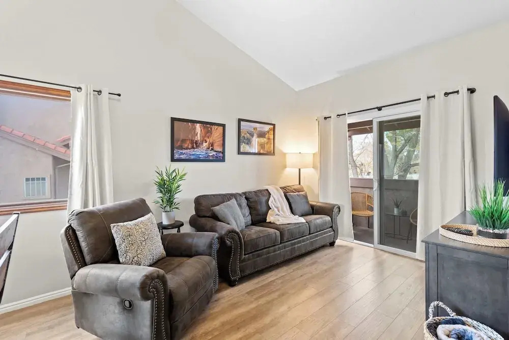 Hikers Hideaway Cozy Resort Condo w/ Pool & More
