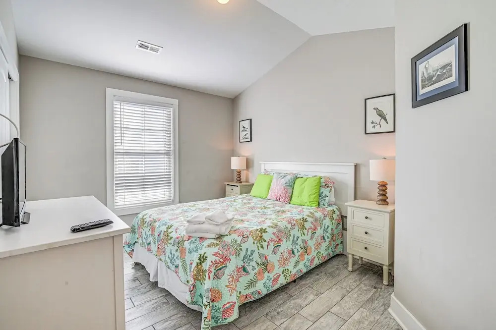 Walk to Shore: Myrtle Beach Home w/ Pool Access!