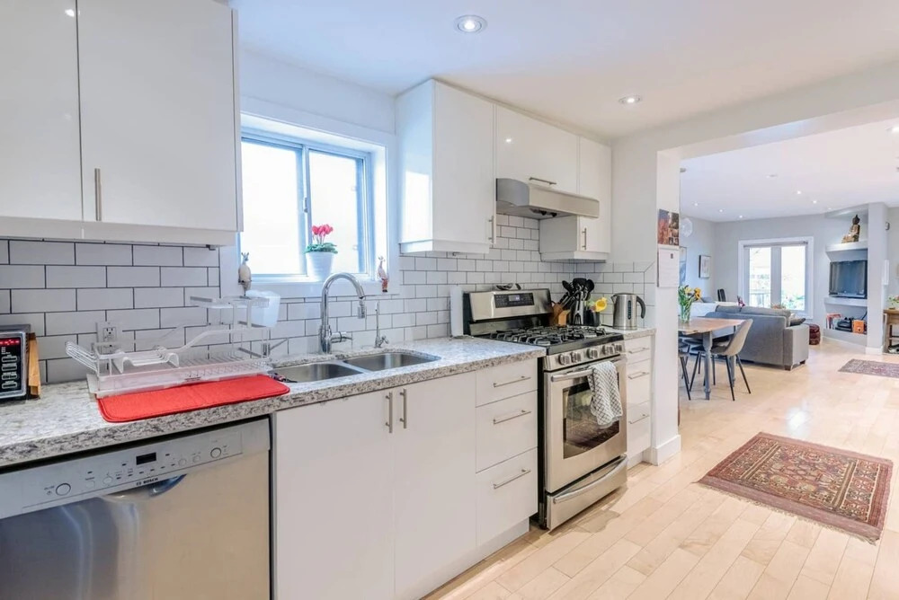 Beautiful, Modern & Spacious 2 Bedroom House