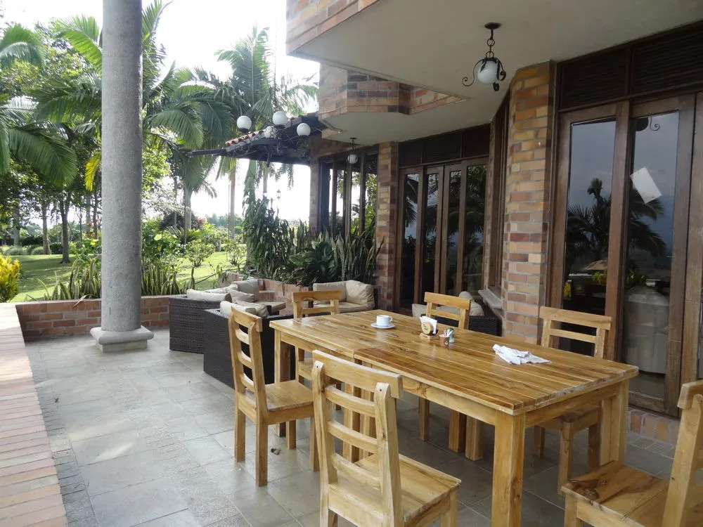 Hotel Tata Premium