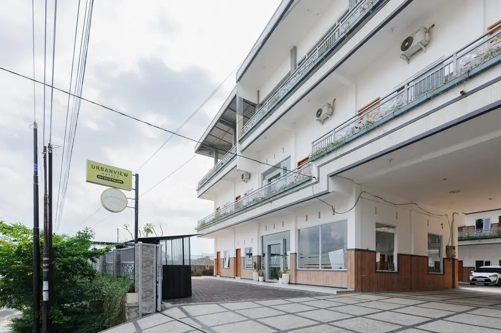 Urbanview Hotel Sky Batu Malang by RedDoorz