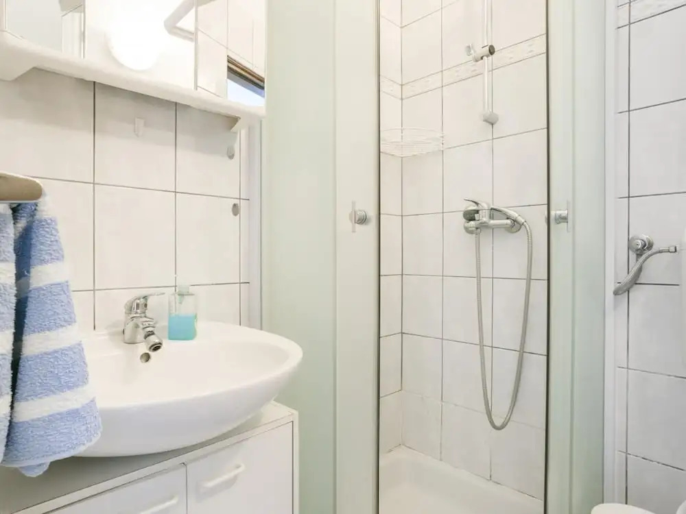 Lovely Apartment in Pirovac With Balcony