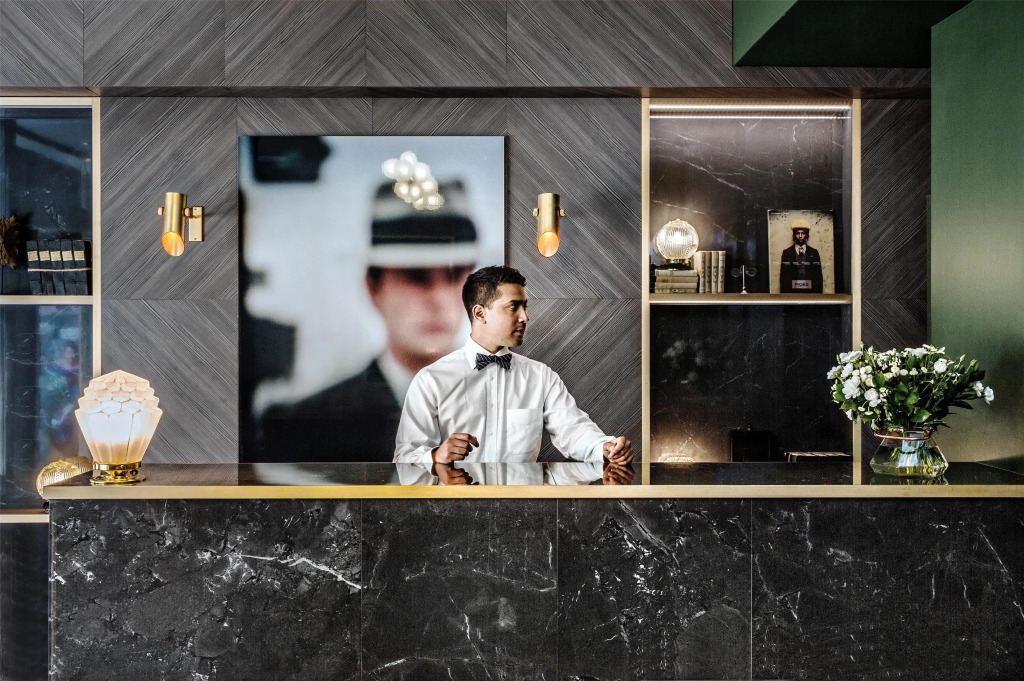 Handsome Hotel