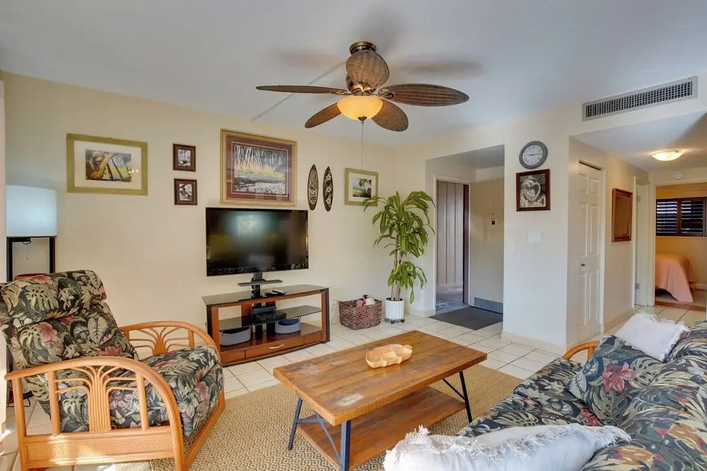Centrally Located Kailua-kona Condo w/ Lanai!